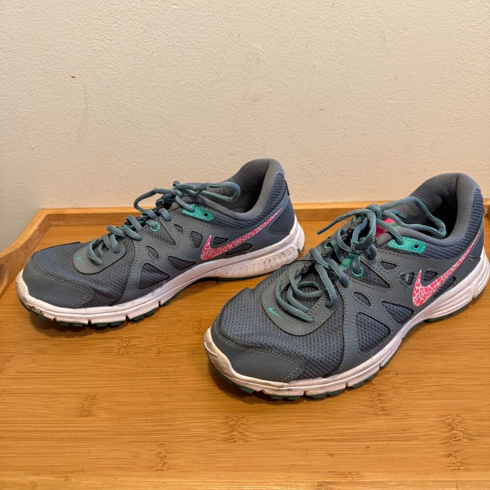 Nike Revolution 2 Gray Pink Running Shoes Women's US 9.5 554902-409